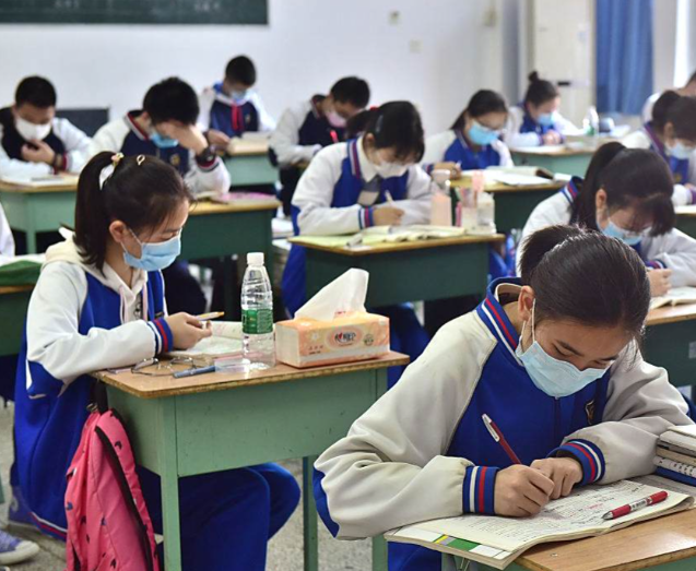 未来校园将继续用深用继续推动村庄教育